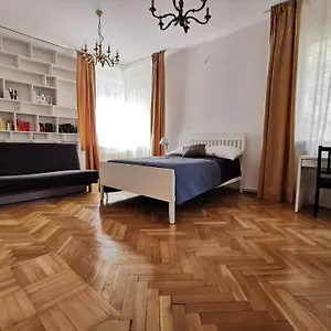 Cozy Spacious With Balcony , Kraków Polska